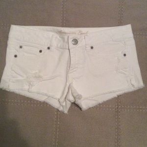 American Eagle white shorts